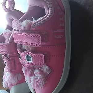 Nike: toddler / baby girl pink furr collection Nike, size 6